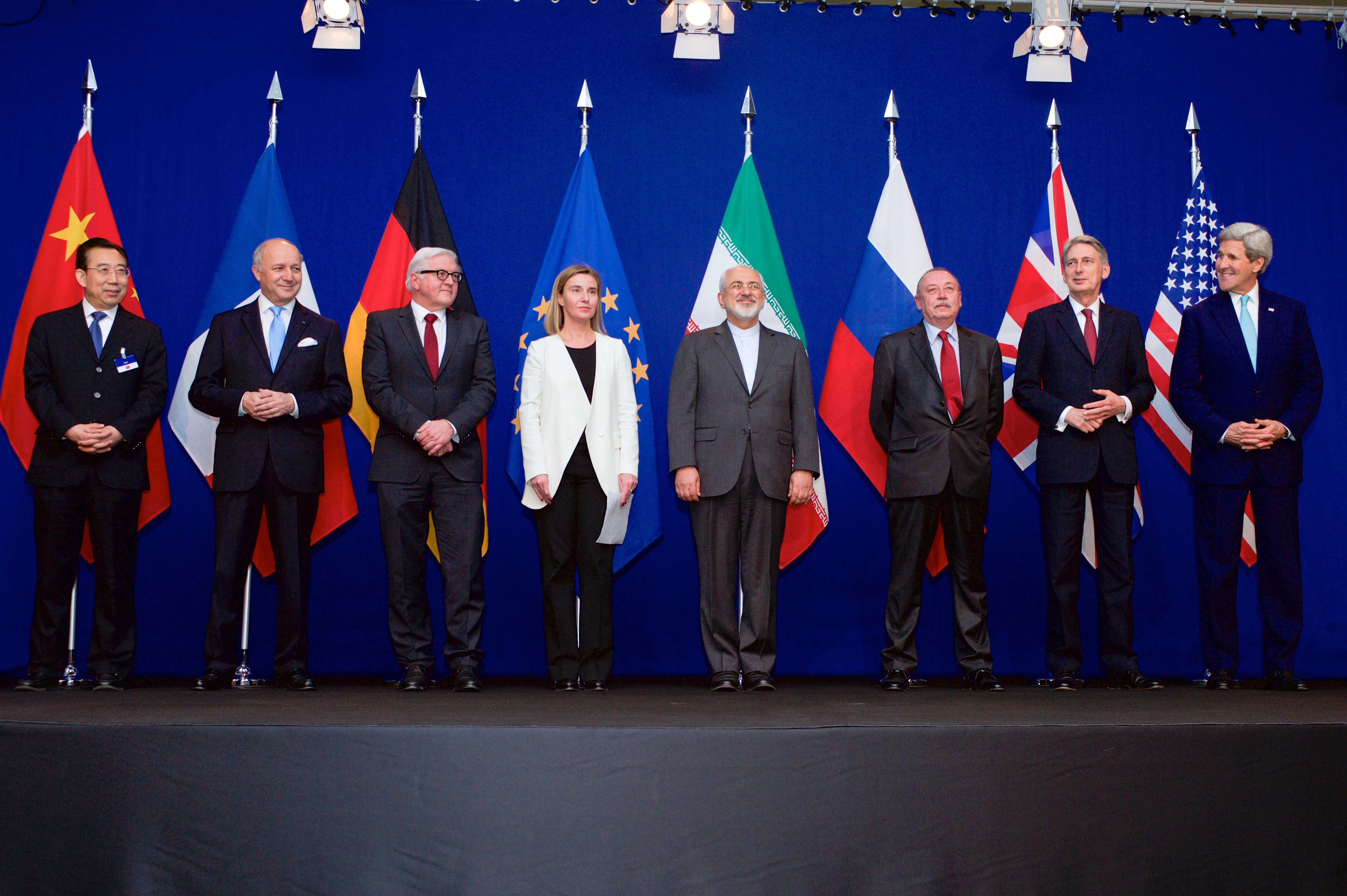 https://upload.wikimedia.org/wikipedia/commons/4/4a/Negotiations_about_Iranian_Nuclear_Program_-_the_Ministers_of_Foreign_Affairs_and_Other_Officials_of_the_P5+1_and_Ministers_of_Foreign_Affairs_of_Iran_and_EU_in_Lausanne.jpg
