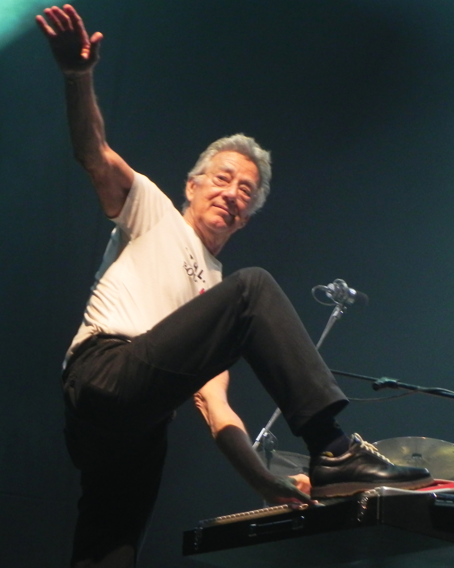 File:Ray Manzarek a Milano nel 2012 (cropped).JPG - Wikimedia Commons