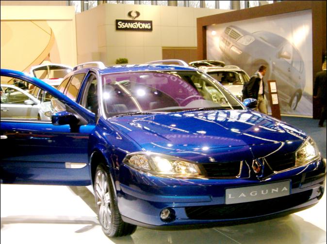 File:Renault Laguna 2 phase 2 voor.JPG