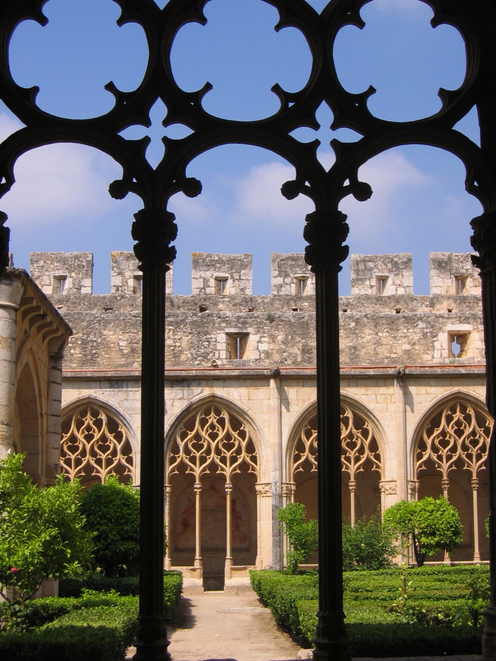 Klooster van Santa María de Santes Creus (Reial Monestir de Santa Maria de Santes Creus). Zicht op de mooi cloistro of kloostergang