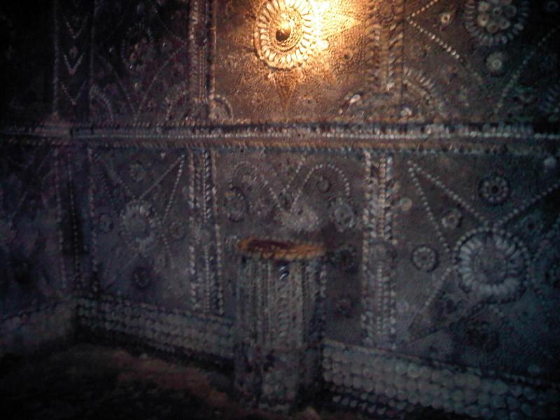 File:Shell Grotto, Margate, Kent 15 - 2011.09.17.jpg