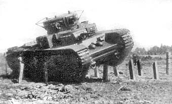 Т-35, во время испытаний по преодолению противотанковых надолбов