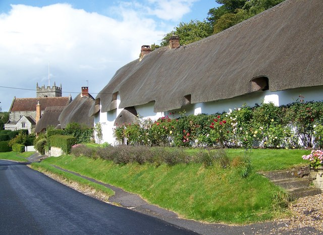 File:Thatched Cottage, Stapleford - geograph.org.uk - 948855.jpg