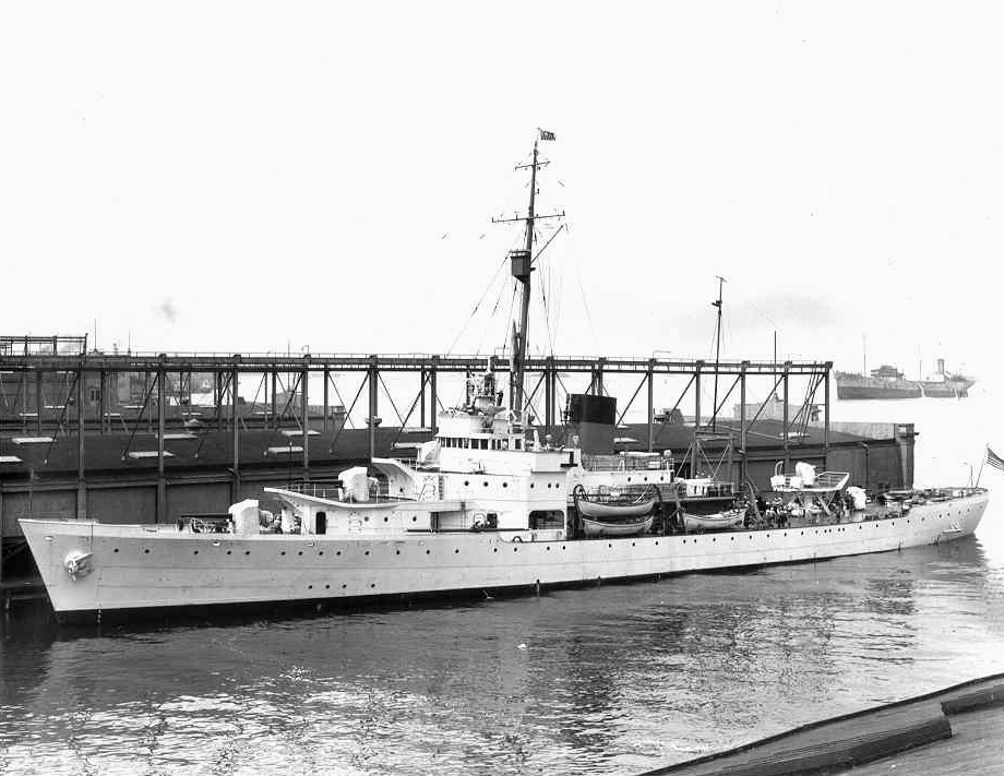 USCGC_Campbell_%28WPG-32%29_at_New_York_Navy_Yard_1940.jpg