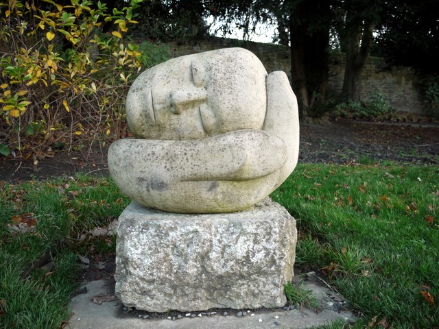 File:'Seedling' sculpture, Saltwell Park - geograph.org.uk - 1597617.jpg