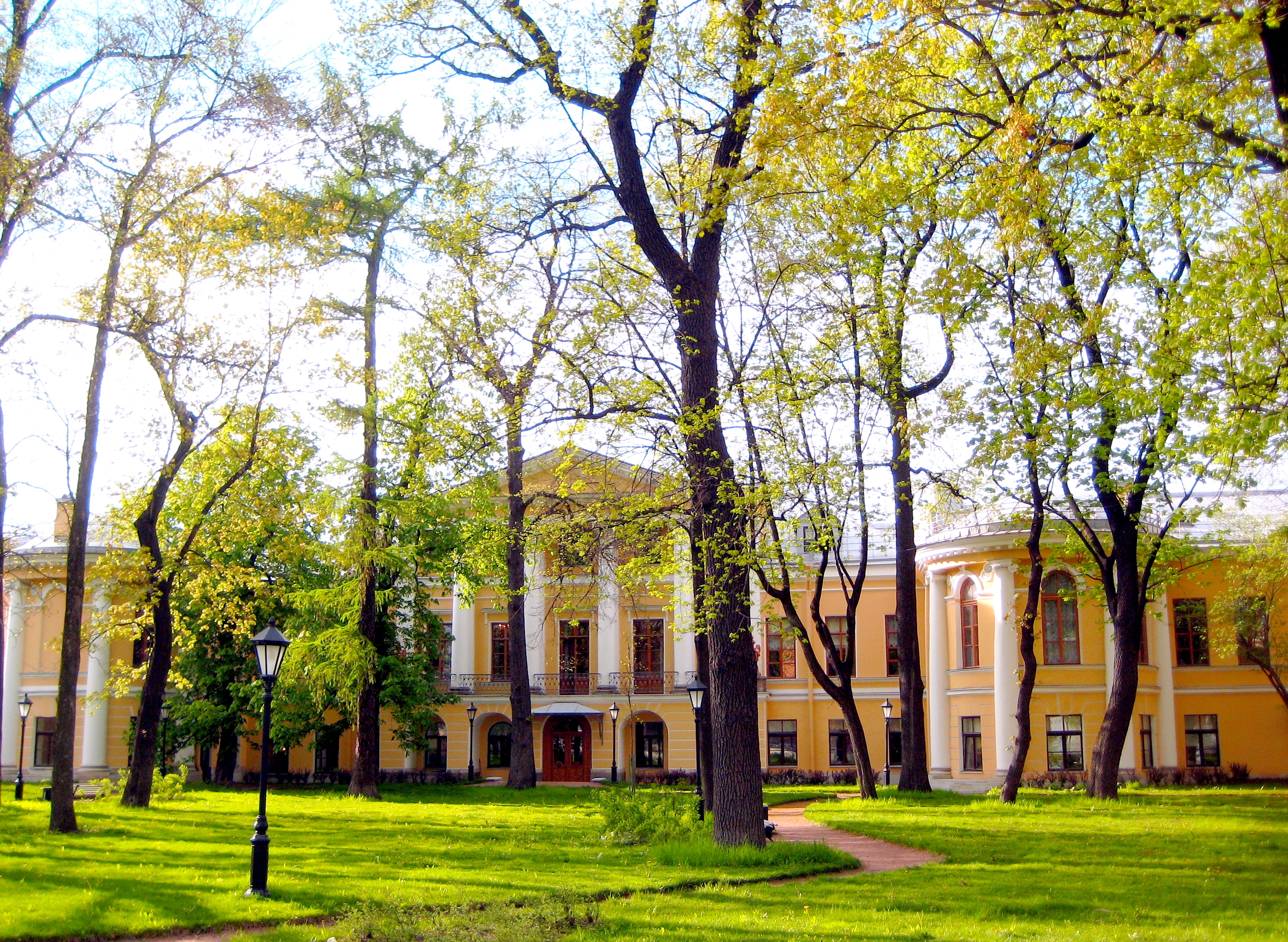 St petersburg gardens