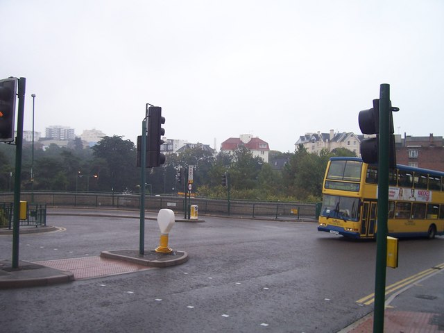 File:Bournemouth , Yellow Bus on Exeter Road - geograph.org.uk - 1118978.jpg