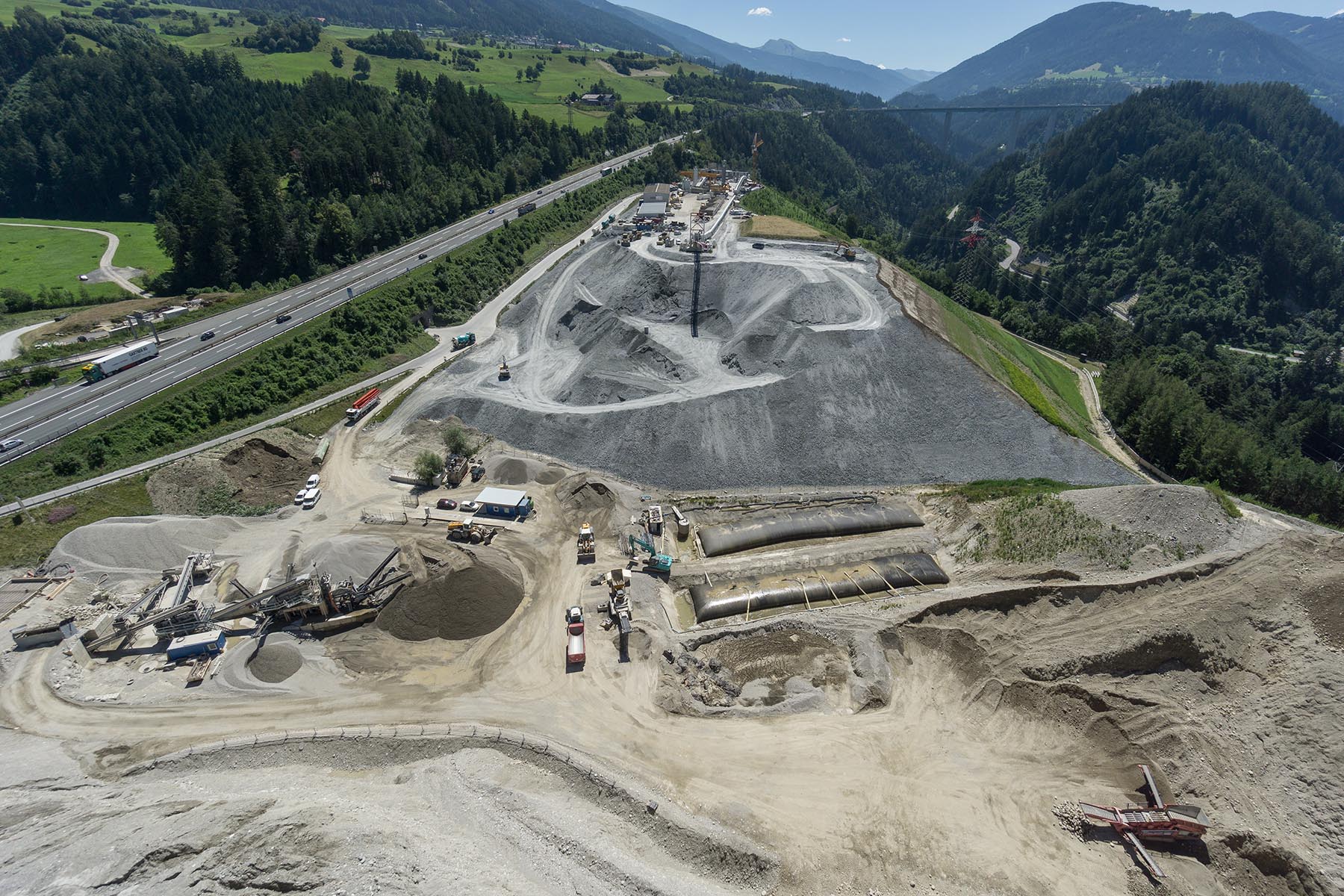 L'histoire du Brenner, le tunnel le plus long du monde qui a coûté 11 milliards d'euros à l'Europe ! (vidéo) By DETOURS Brenner_Base_Tunnel_Deponie_Ahrental