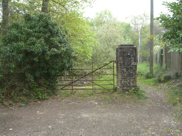 File:Bridleway gate and pillars - geograph.org.uk - 411699.jpg