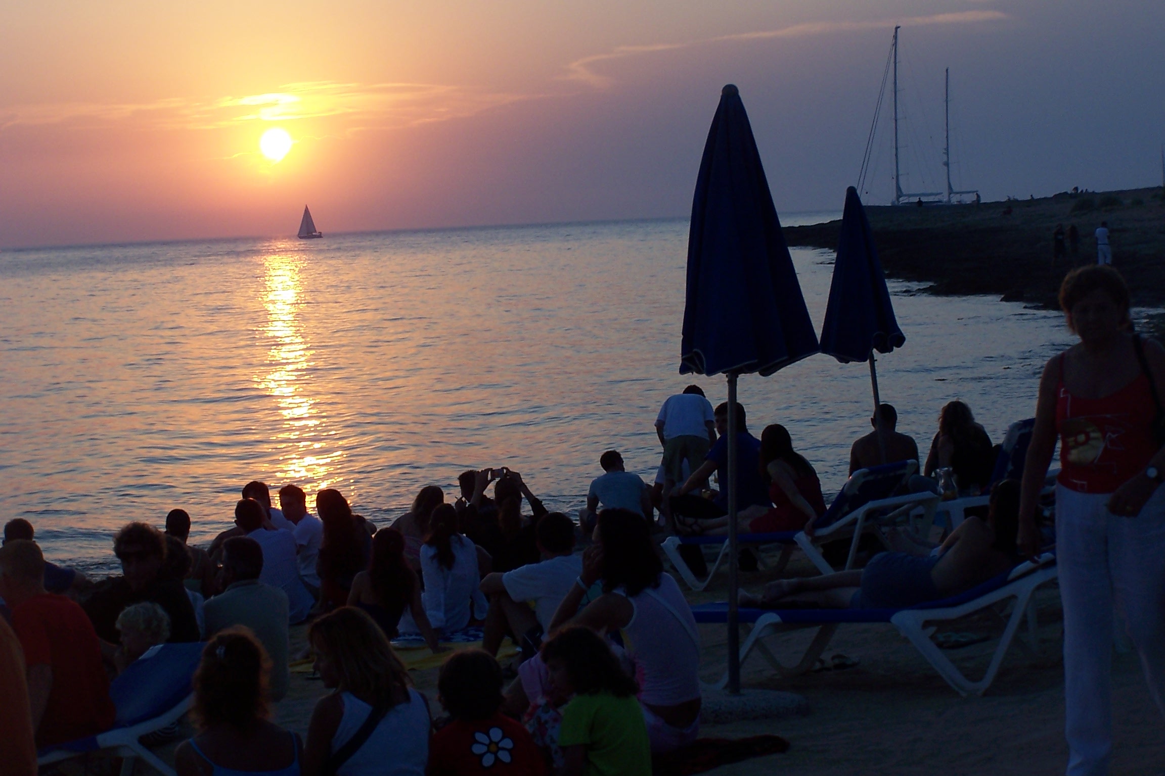 Кафе дельмар. Cafe del Mar Ibiza закат. Cafe del Mar фото кафе.