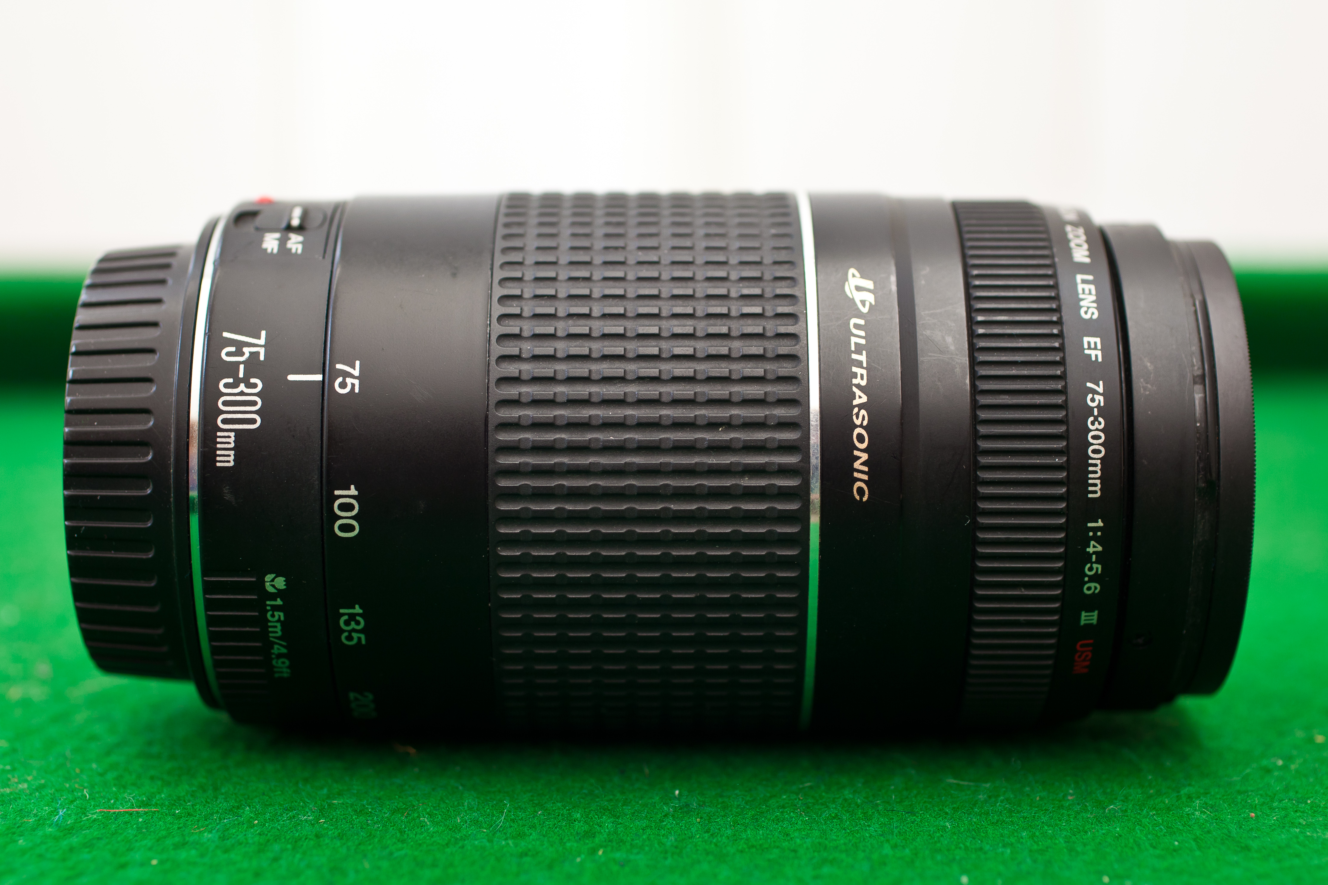 File:Canon Zoom Lens EF 75-300mm 1 4-5.6 III USM (5584402783).jpg