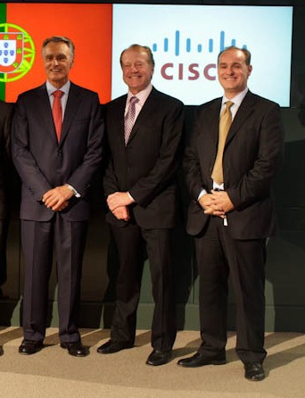 Former Portuguese President Cavaco Silva, former Cisco CEO John Chambers and Cisco Senior Director of Innovation Helder Antunes, during the 2011 presidential visit to the US.