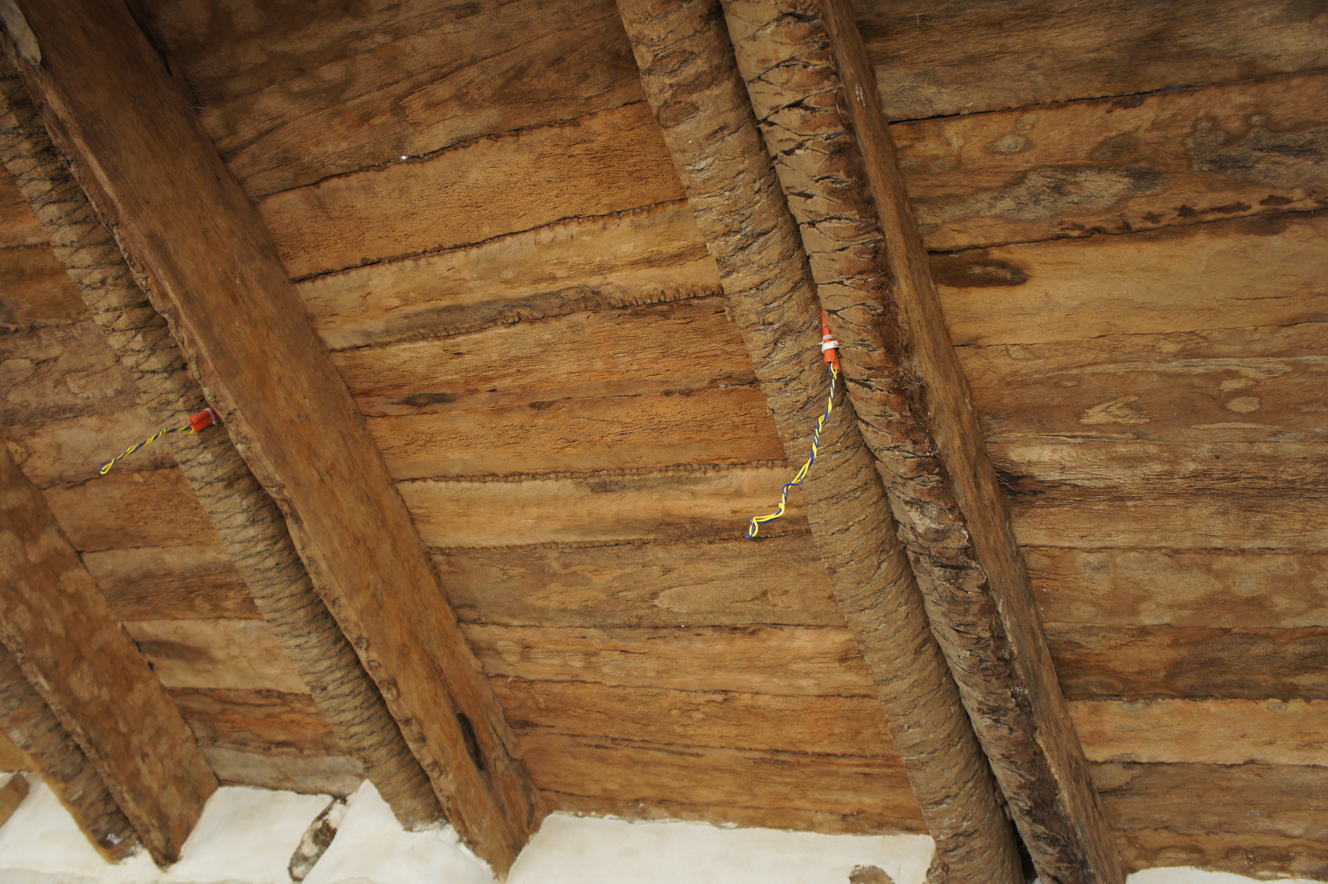 File Ceiling Made Of Date Palm Trunks Jpg Wikimedia Commons