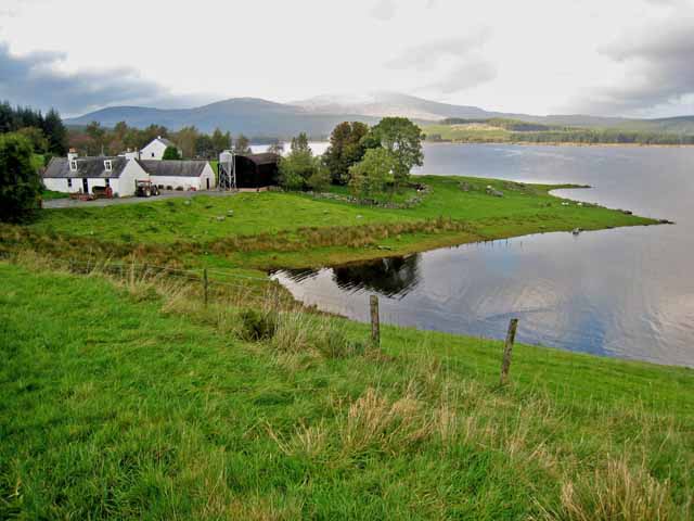 Craignell, Clatteringshaws Loch - geograph.org.uk - 262771