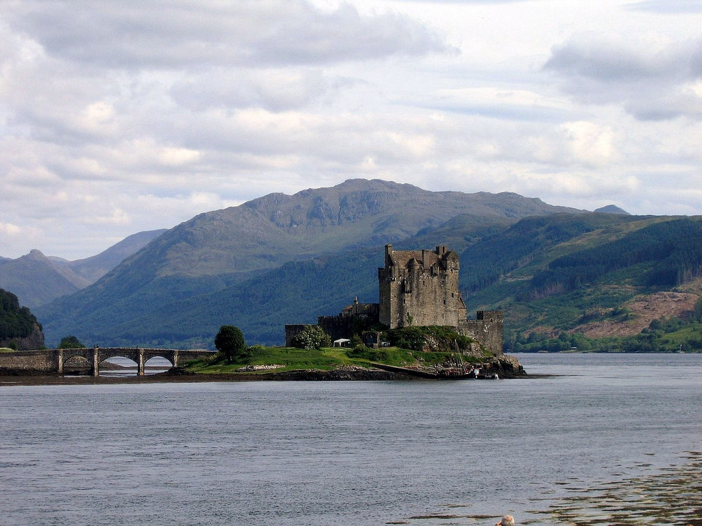 File Ecosse Le Chateau Eilean Donan Jpg Wikimedia Commons