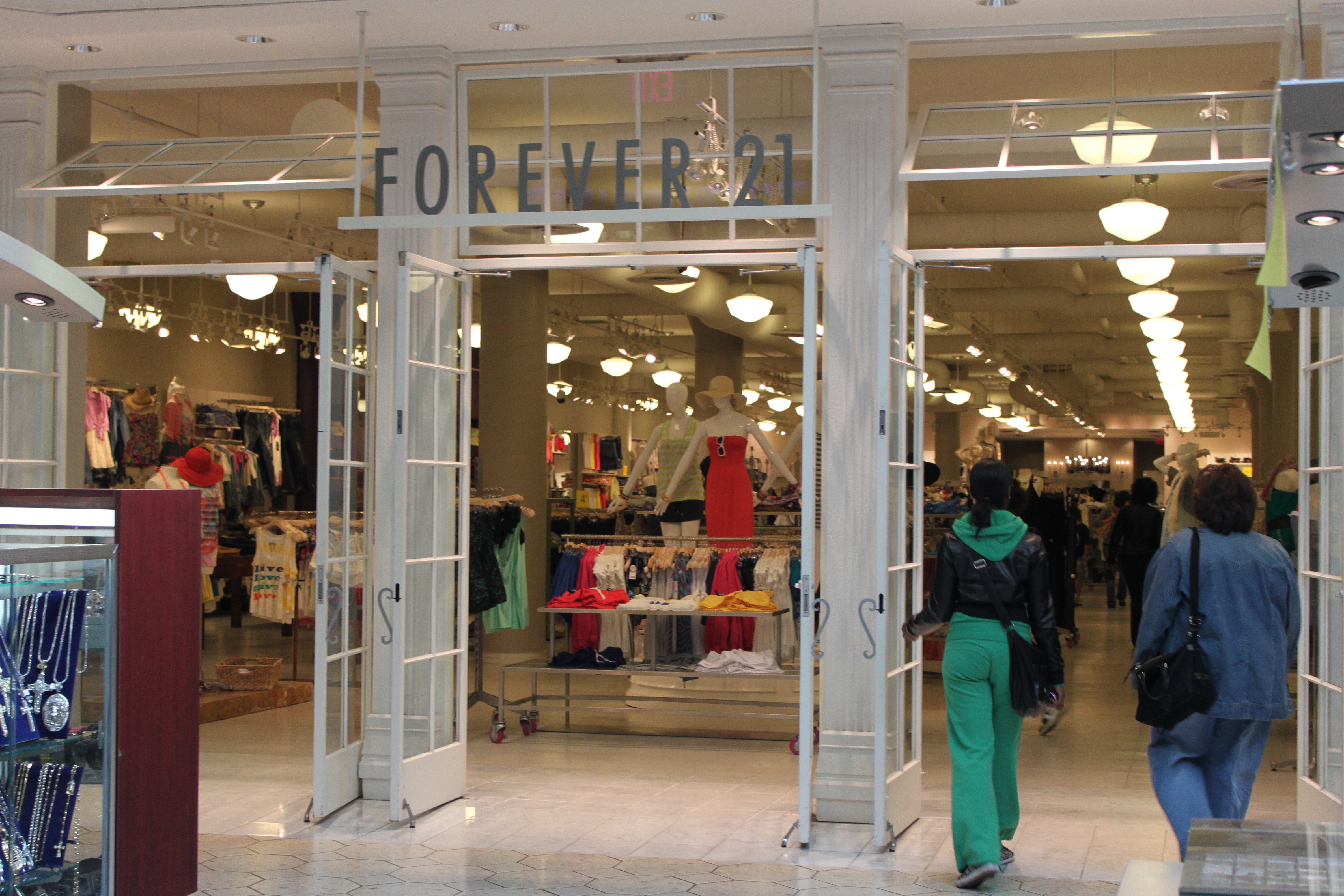 Forever 21, Malls and Retail Wiki