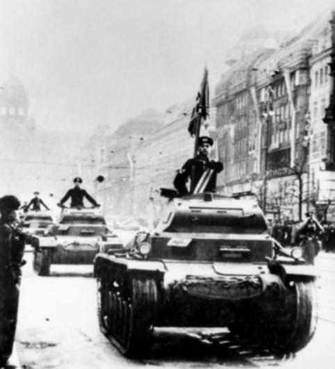 File:German Panzer IIs in Prague2 1939.jpg