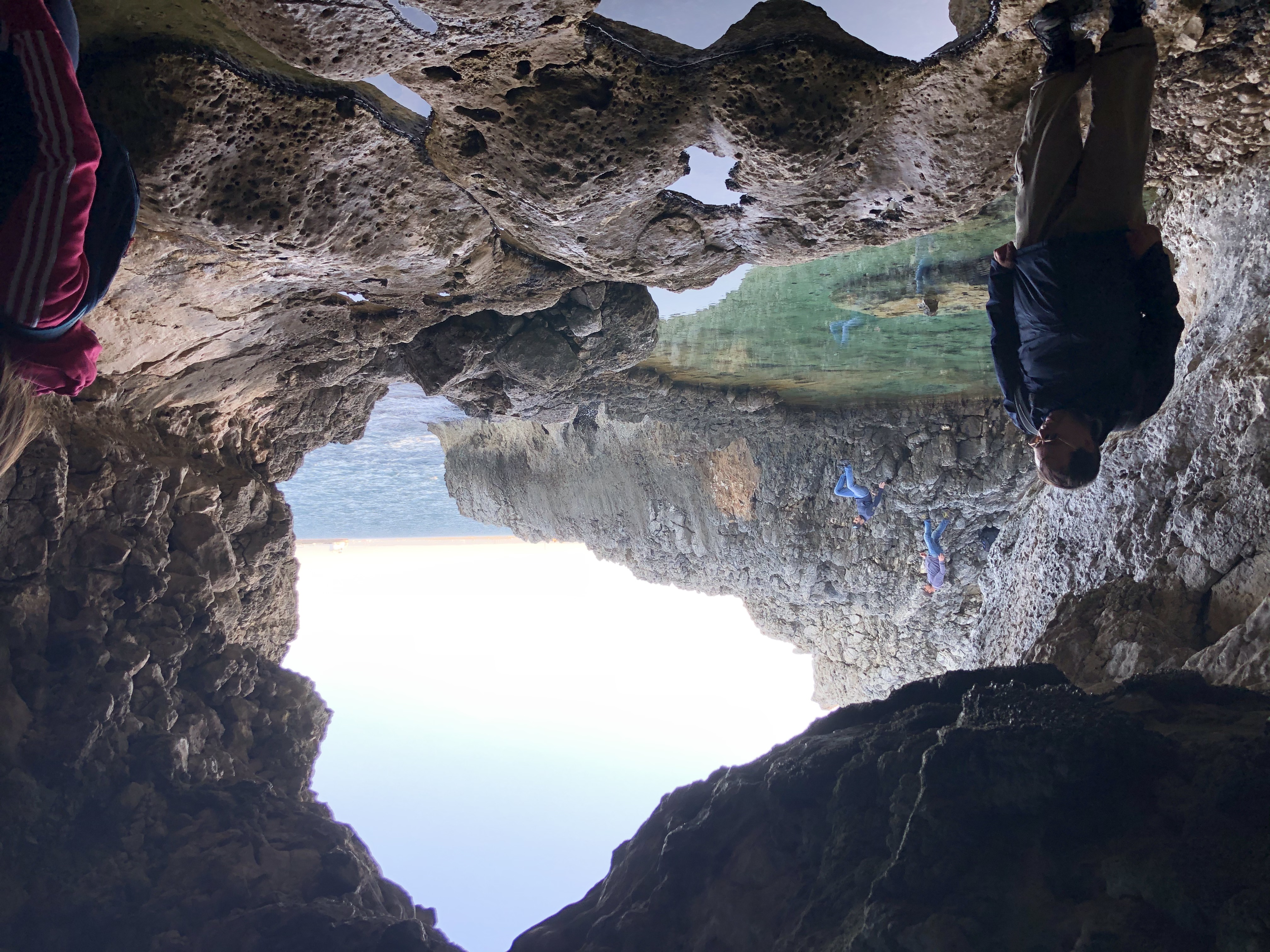 Каменный грот. Грот крыло ангела Хамышки. Grotta Corsa 130*1200 черный.