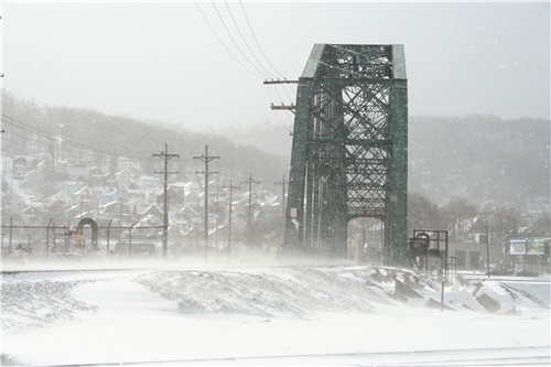 File:Iron Railroad bridge - panoramio.jpg