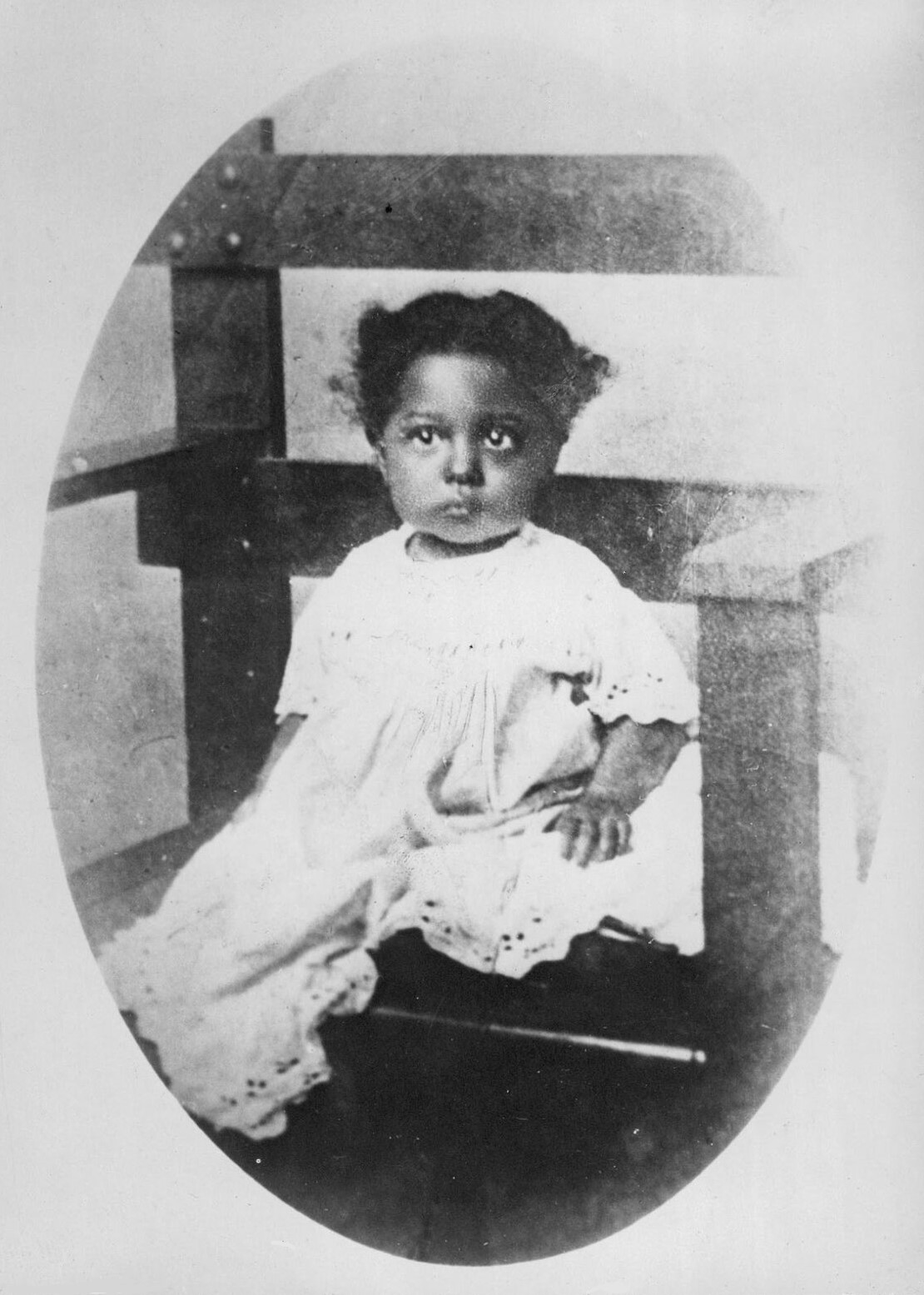 File Josephine Baker Enfant Medaillon Jpg Wikimedia Commons