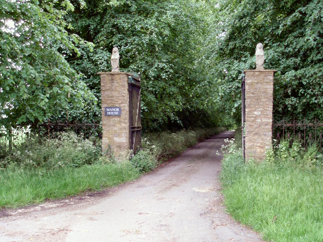 File:Manor House gateway - geograph.org.uk - 455118.jpg