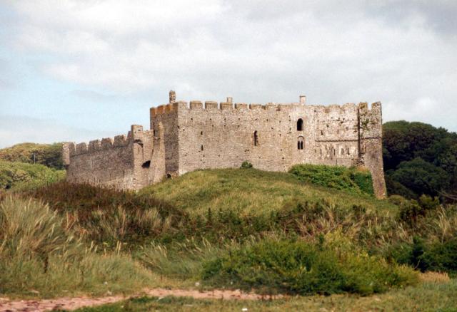 File:Manorbier Castle.jpg