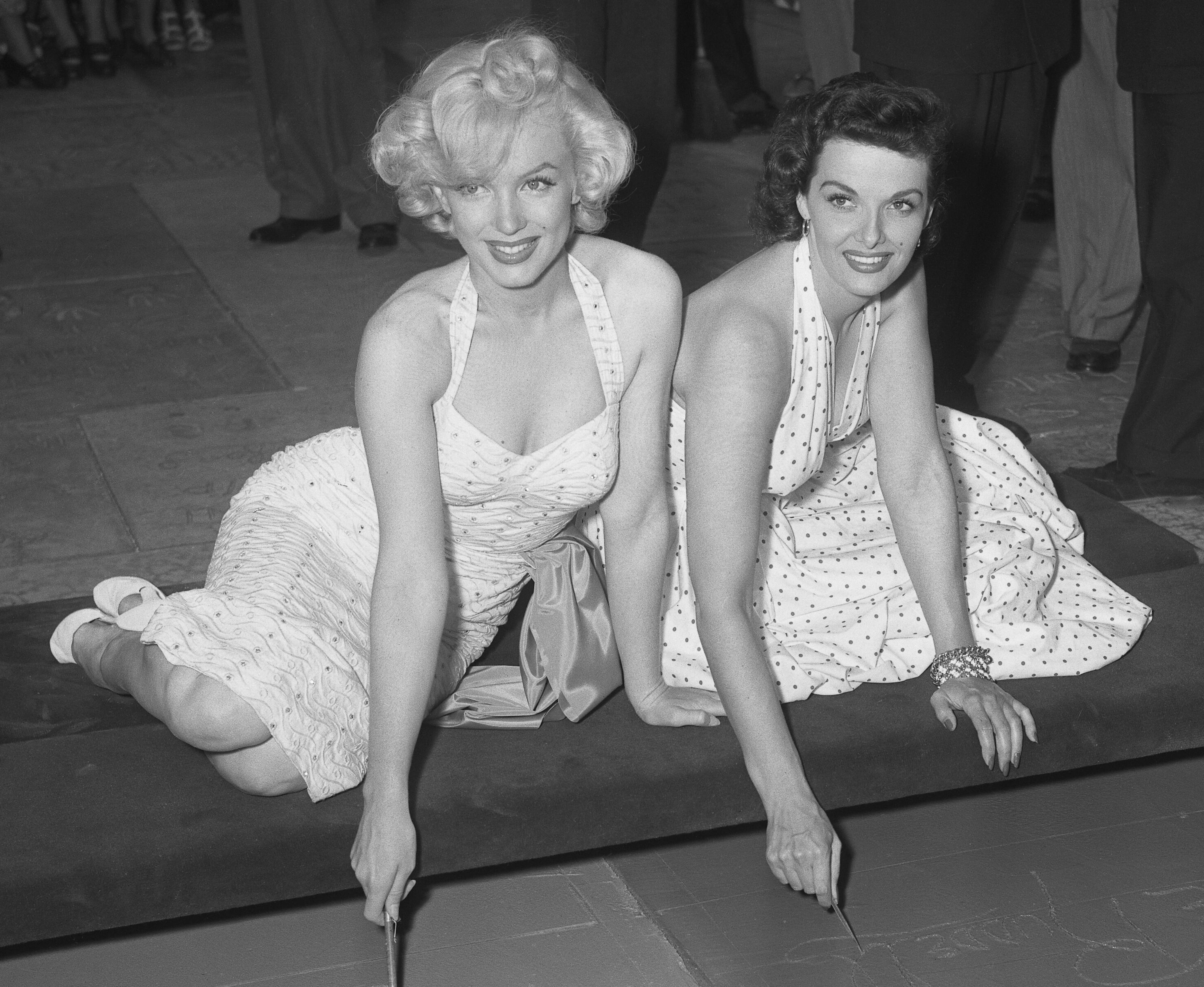 Marilyn Monroe and Jane Russell at Chinese Theater 2