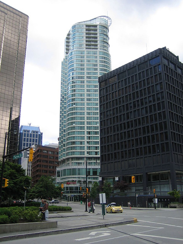 File:Marriott Pinnacle Hotel, Vancouver.jpg