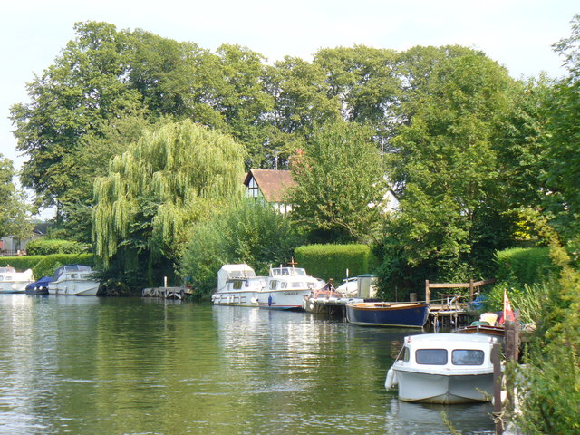 File:Moorings by Frogmill - geograph.org.uk - 523282.jpg