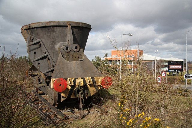 File:Normanby Gateway - geograph.org.uk - 1197160.jpg