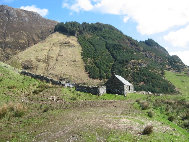 File:Old building by the sheepfold - geograph.org.uk - 406249.jpg