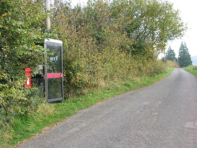 File:Phone box and postbox north of Dancing Green - geograph.org.uk - 603219.jpg