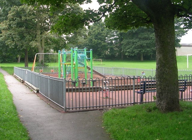 File:Playground - Cemetery Walk, Almondbury - geograph.org.uk - 966219.jpg