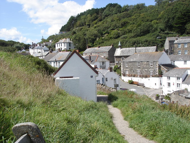 File:Portloe - houses near the harbour - geograph.org.uk - 1477501.jpg