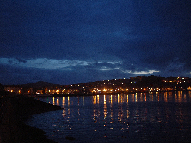 File:Rothesay Bay at Night - geograph.org.uk - 88081.jpg