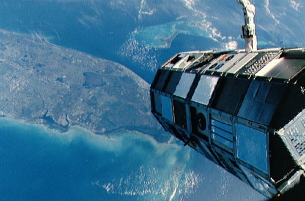 File:STS-41-C-LDEF-deploy-small.jpg