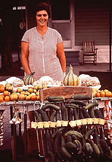 File:SellingProduceChauvinLA1972.jpg