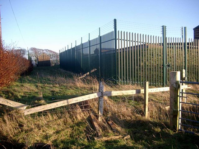 File:Small reservoir and treatment works - geograph.org.uk - 308421.jpg