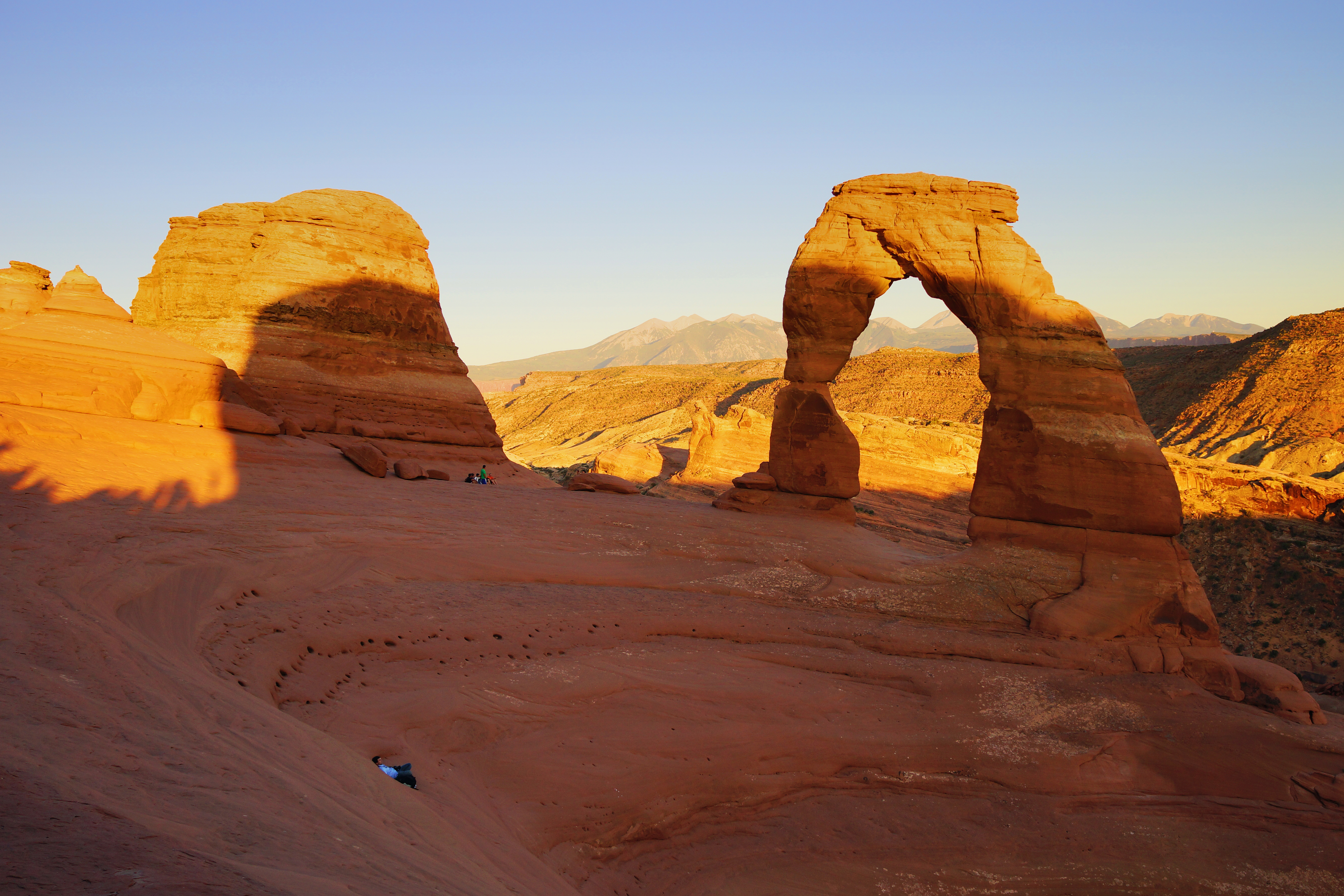 File Sunrise At Delicate Arch Jpg Wikimedia Commons