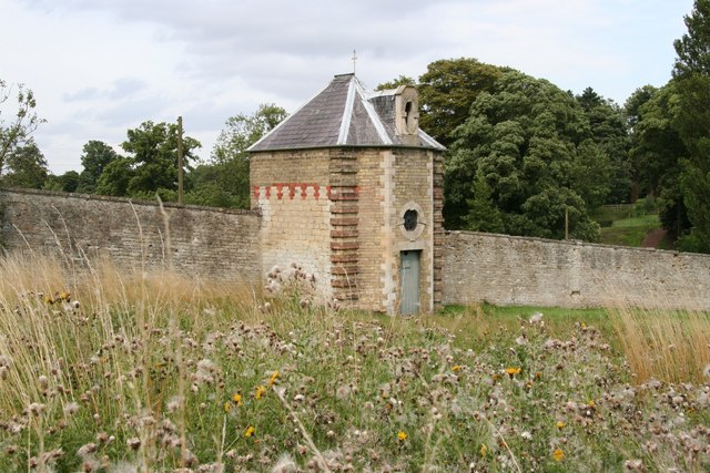 File:The tool tower - geograph.org.uk - 938479.jpg