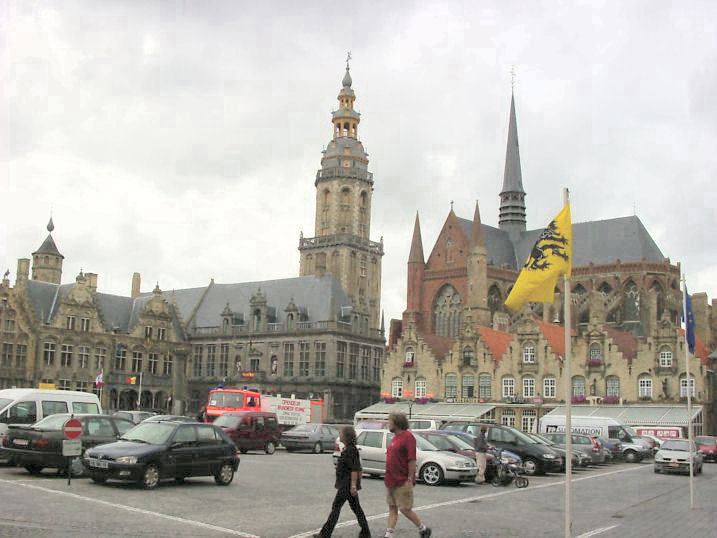 File:Veurne market.jpg