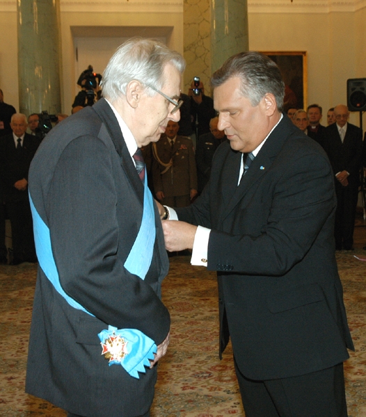 File Wieslaw Chrzanowski I Aleksander Kwasniewski Jpg Wikimedia Commons