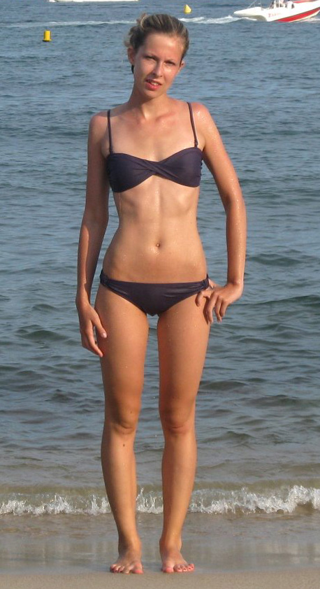 File:Young woman wearing a bikini.jpg - Wikimedia Commons