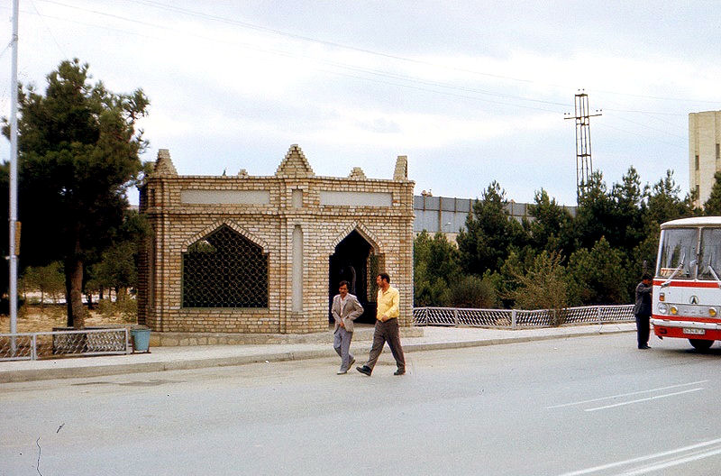 File:Zagulba - Baku - lokalization circa about 10km - panoramio.jpg