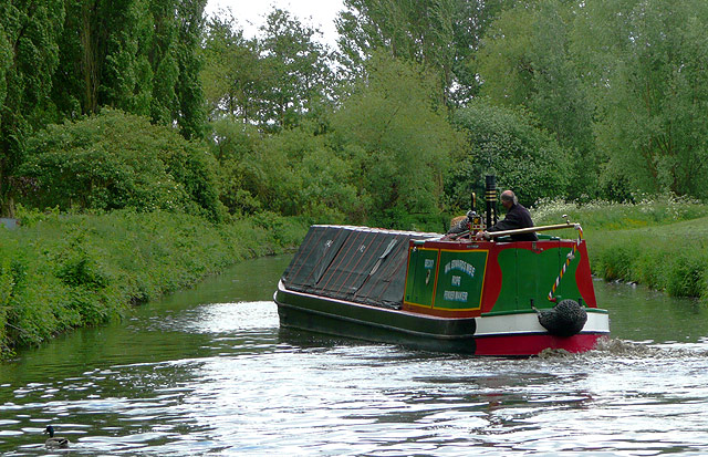 File:A working narrowboat near Wolverhampton - geograph.org.uk - 1344963.jpg