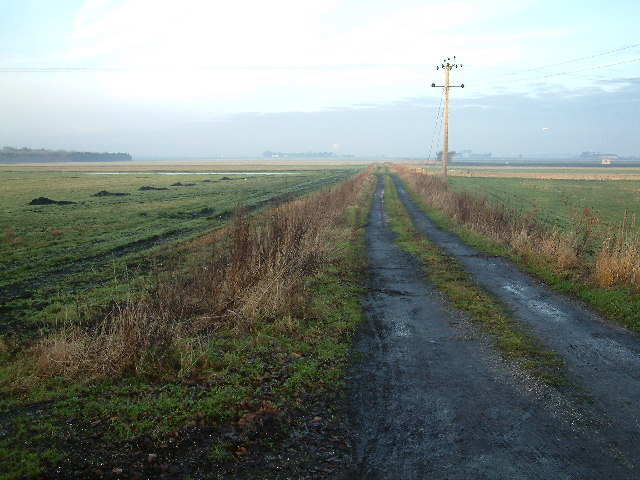 File:Across The Moss - geograph.org.uk - 99877.jpg