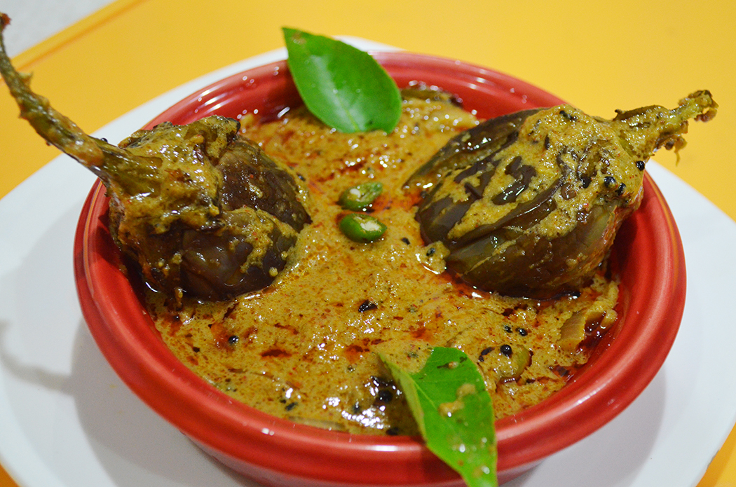 Veg Recipe For Brinjal With Pickle Spices| Spicy brinjal curry |
