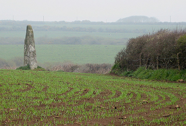 File:Blind Fiddler or Tregonebris Stone - geograph.org.uk - 780424.jpg