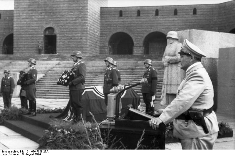 File:Bundesarchiv Bild 101I-676-7968-27A, Beerdigung von Generaloberst Günter Korten.jpg