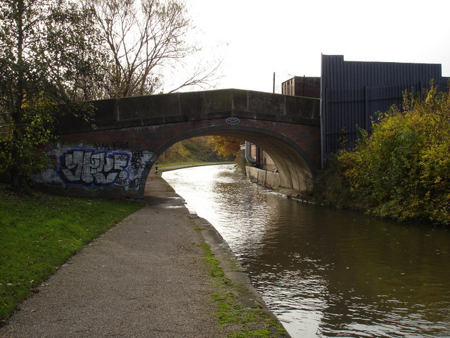 File:Chain Lane Bridge, Beeston Canal - geograph.org.uk - 1045795.jpg